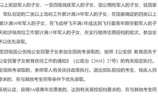 继续回暖！克莱半场10中4&6罚全中轰全队最高16分 另有2板3助